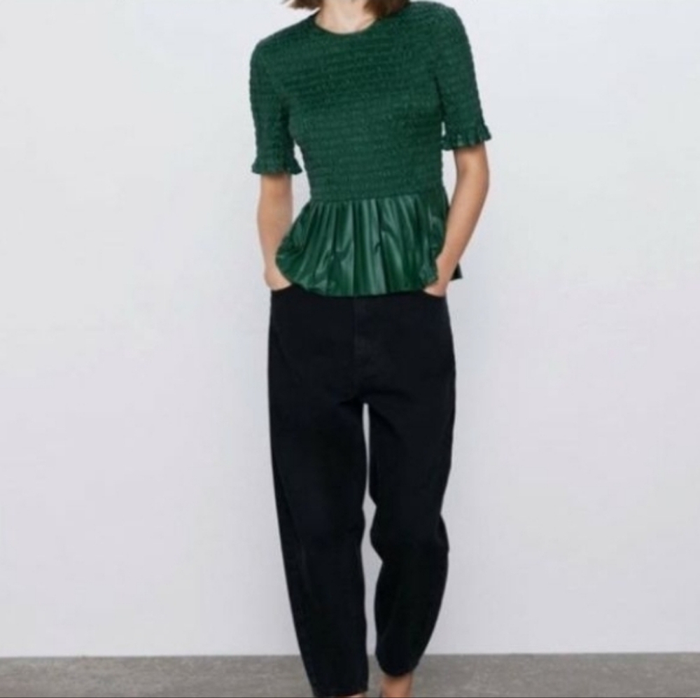 ZARA Green Textured Top with Black Pants ( S)